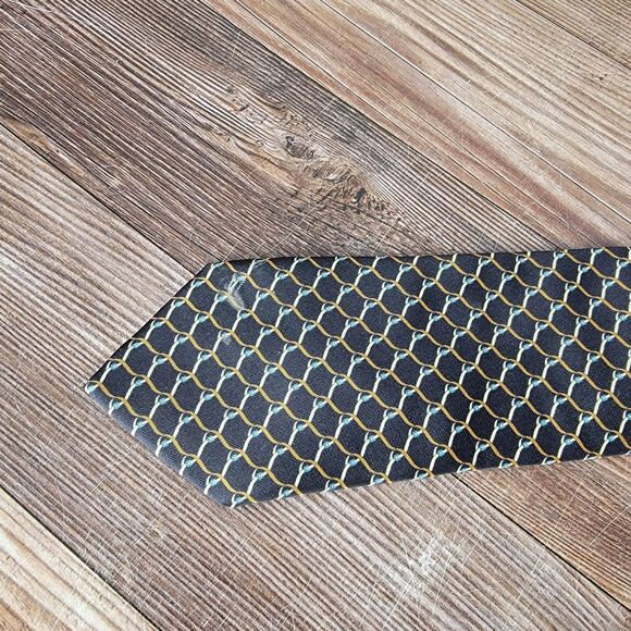 Gucci Mens Neck Tie 100% Silk Made In Italy W-3.25" x L-61" (Flaw, See Pics) - Picture 9 of 11